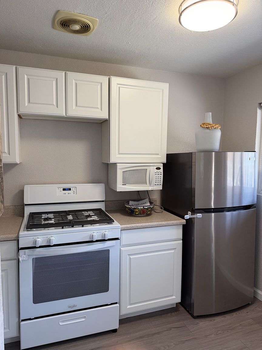 3661 Mount Diablo Blvd photo 3