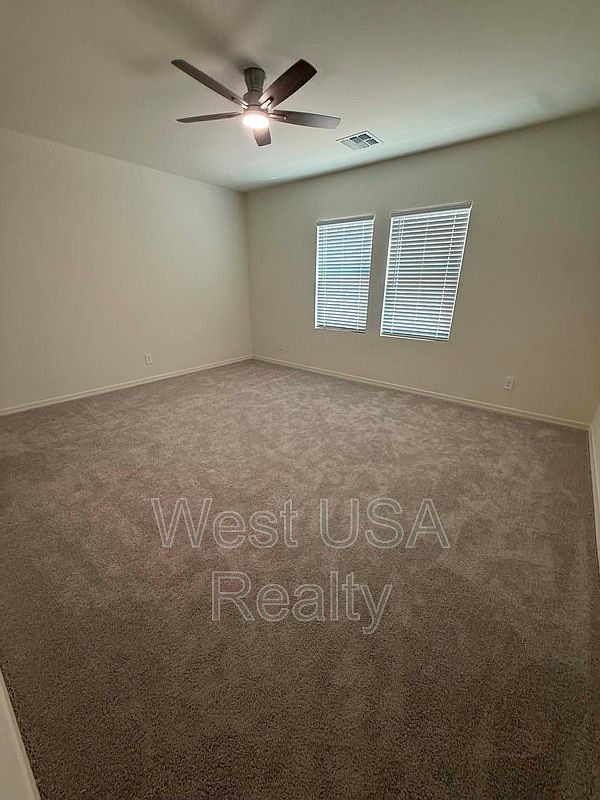 2073 E Driftwood Ike Dr photo 3