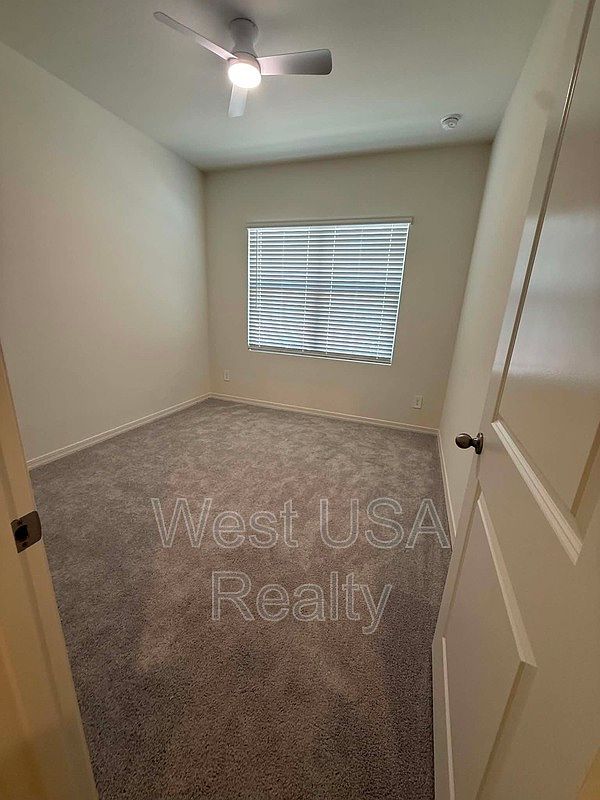 2073 E Driftwood Ike Dr photo 5