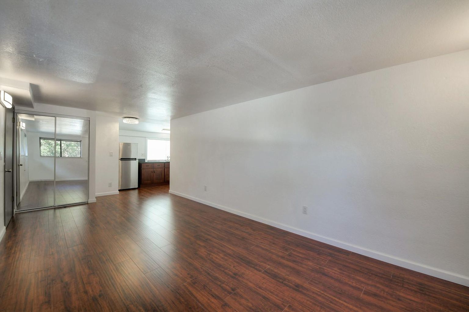 1BR/1BA Single Family House on Taaffe Rd · Los Altos photo 4