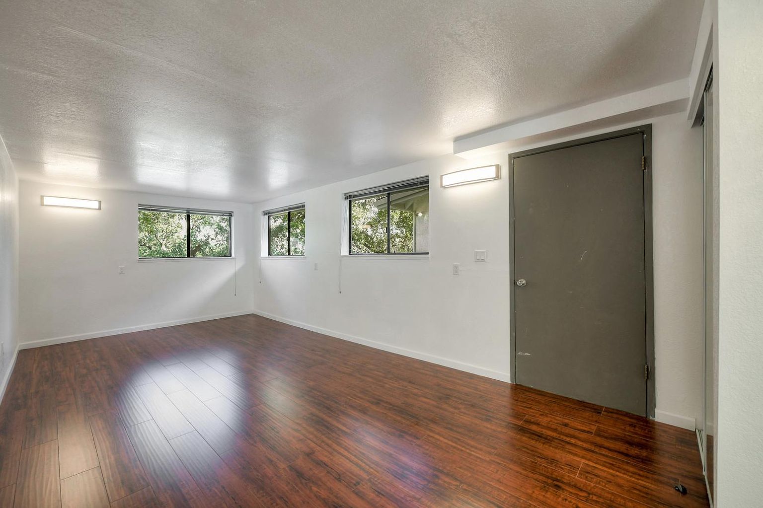 1BR/1BA Single Family House on Taaffe Rd · Los Altos photo 3
