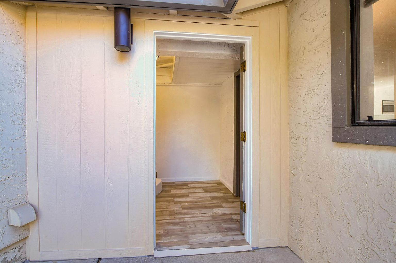 1BR/1BA Single Family House on Taaffe Rd · Los Altos photo 2