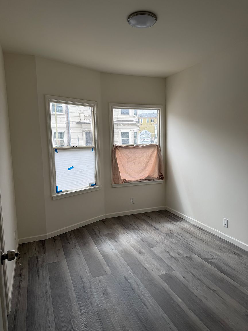 356 International Blvd photo 3