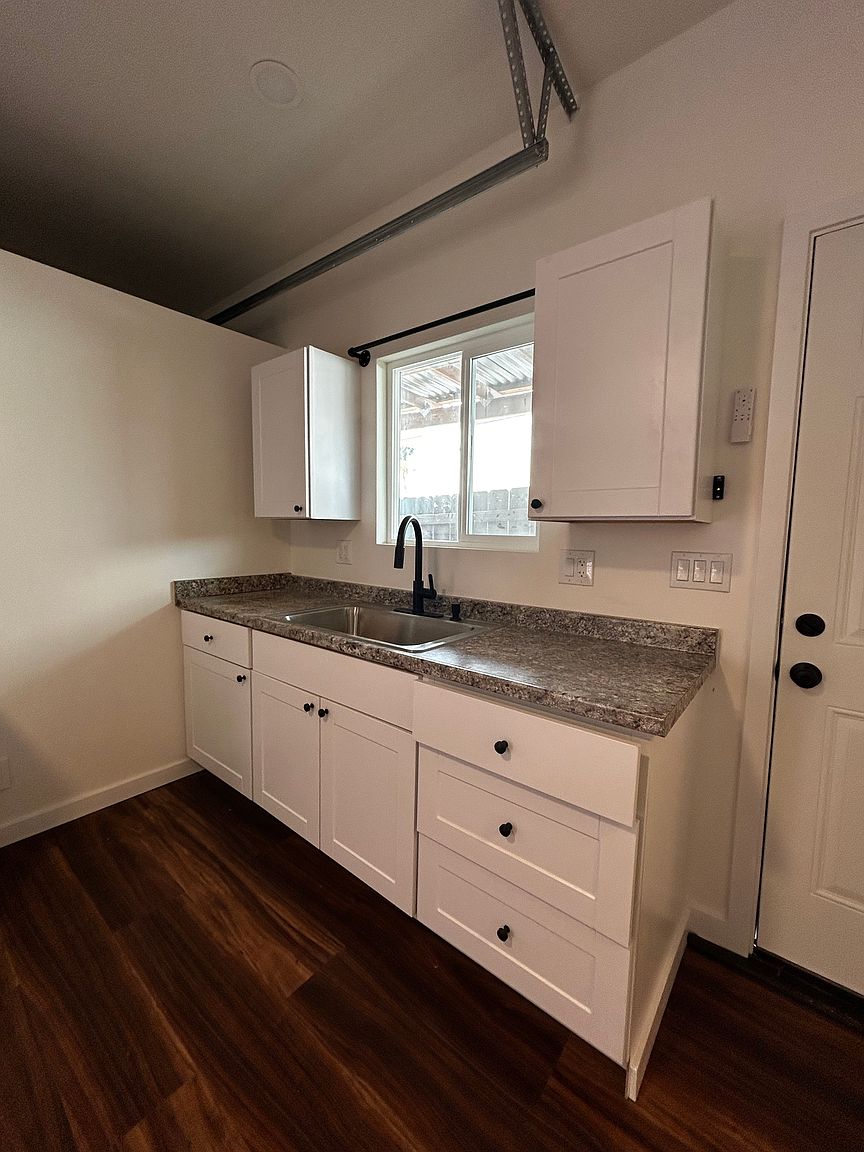 3289 Luna Ave photo 5