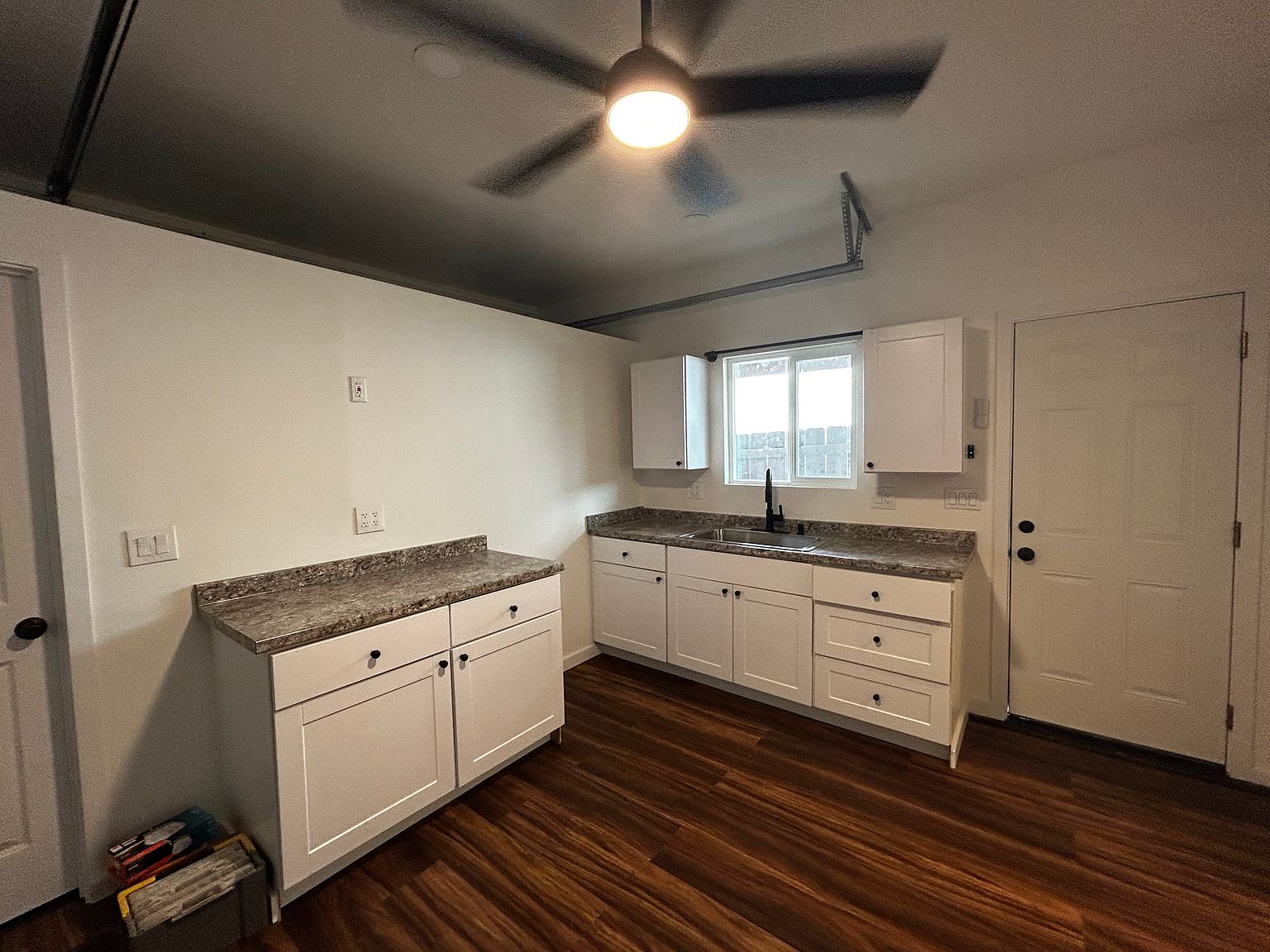 3289 Luna Ave photo 3
