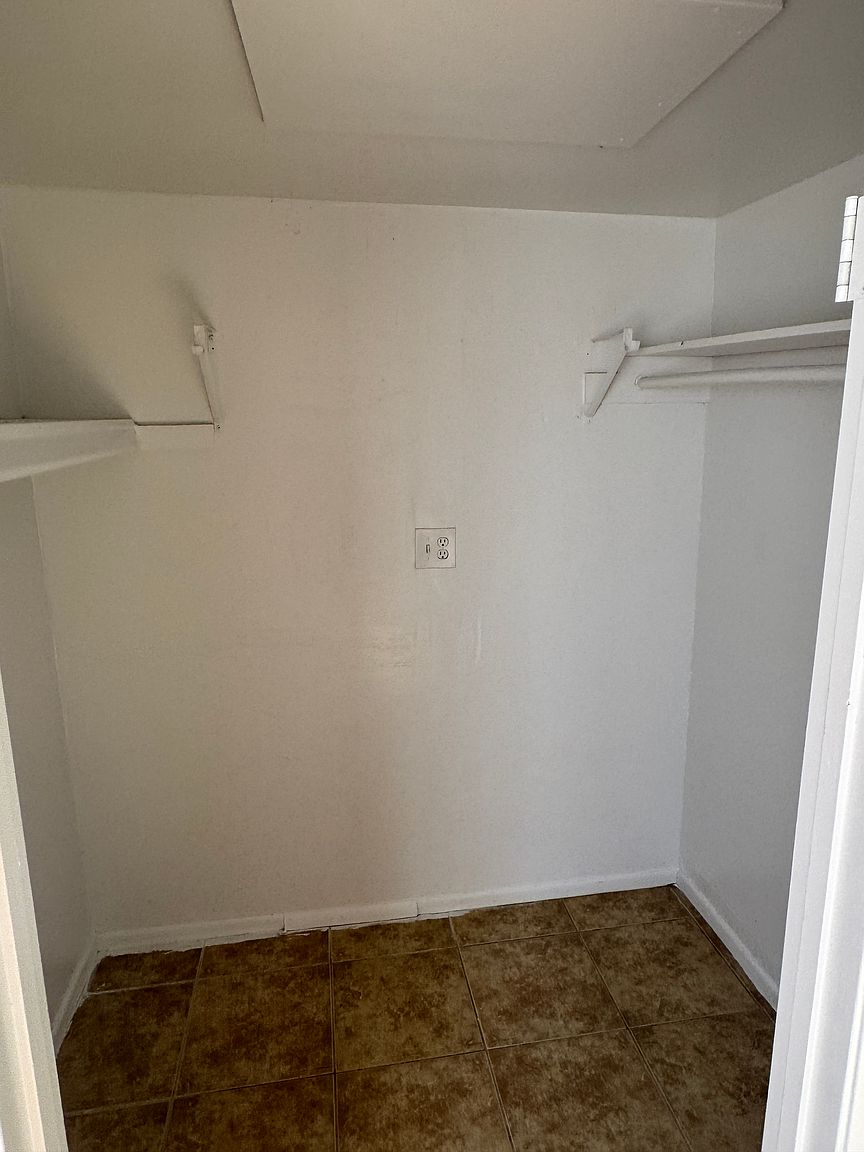 650 W Rio Salado Pkwy photo 4