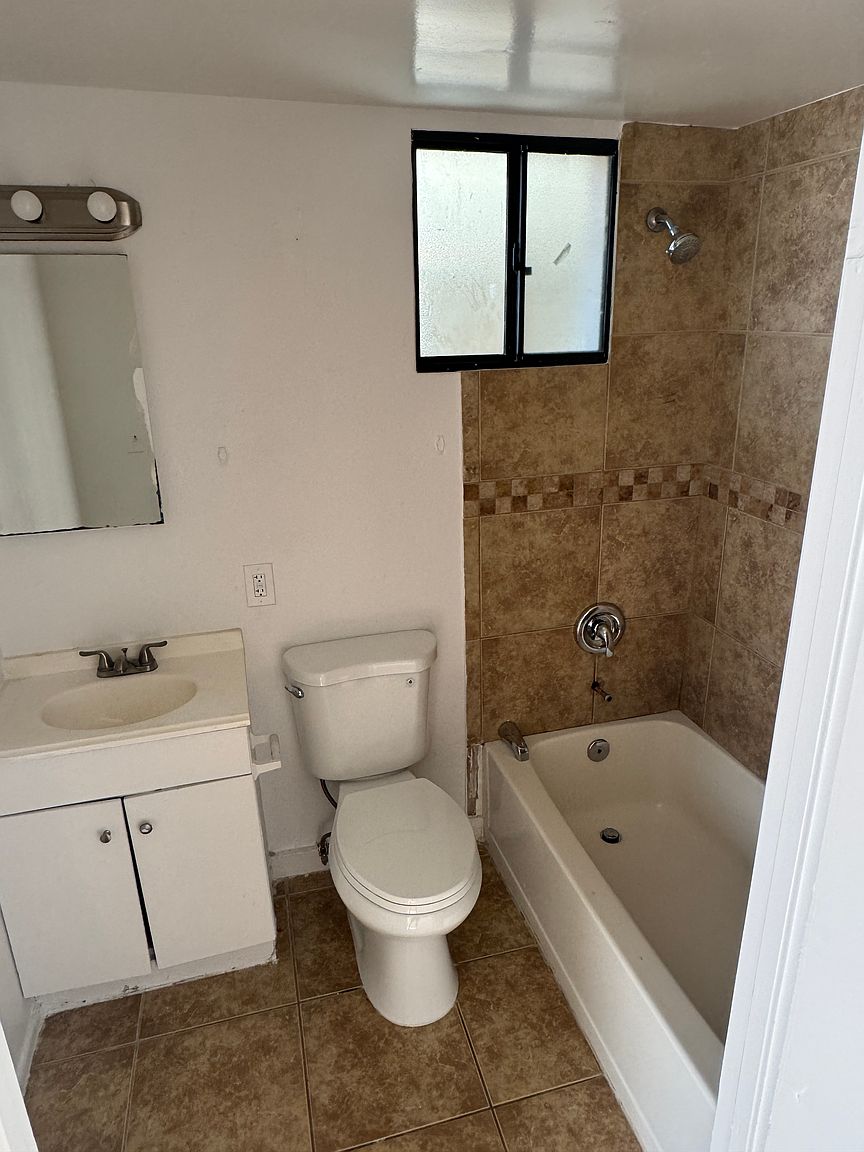650 W Rio Salado Pkwy photo 3