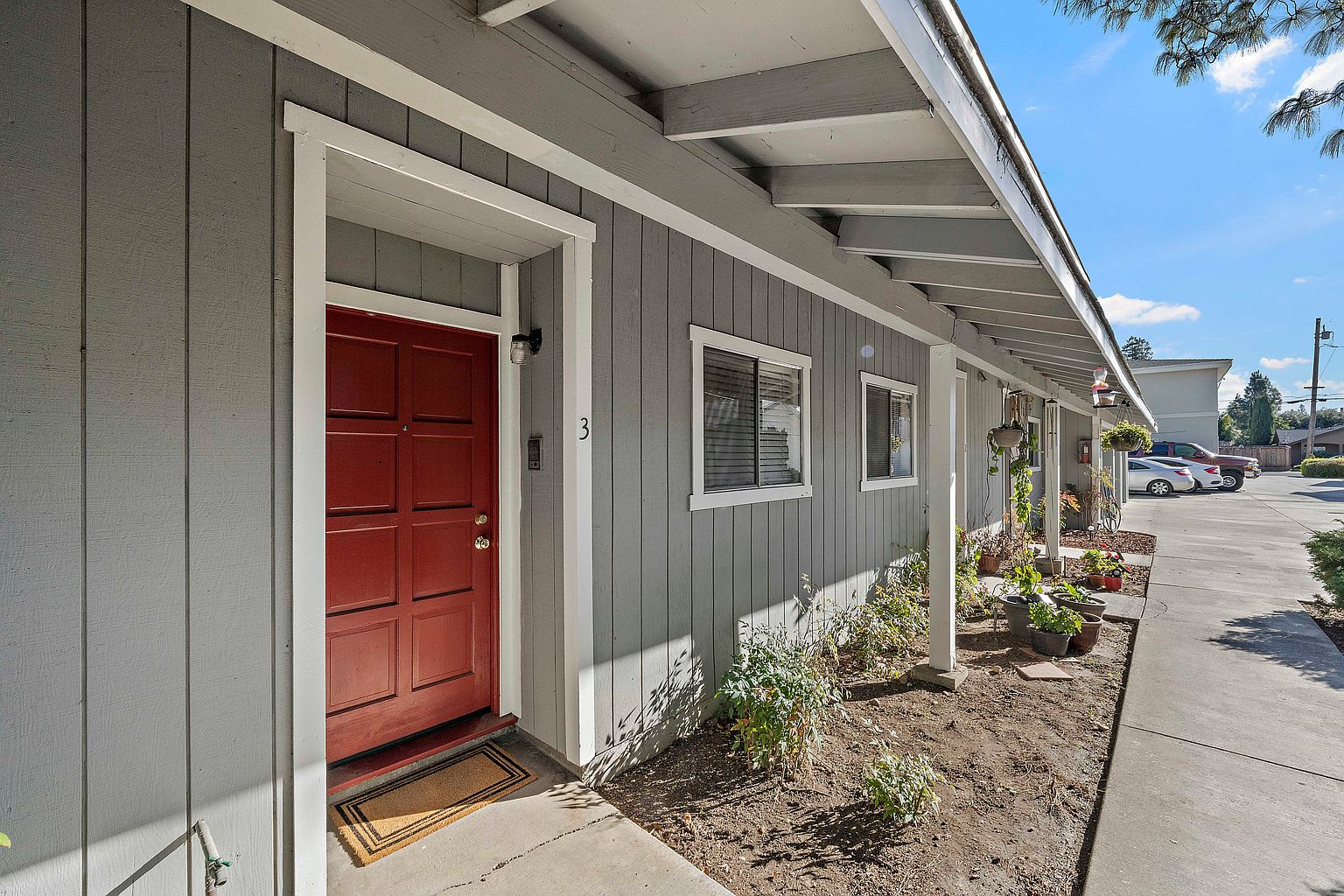 2BR/2BA Townhouse on Smith Ave · Campbell photo 4