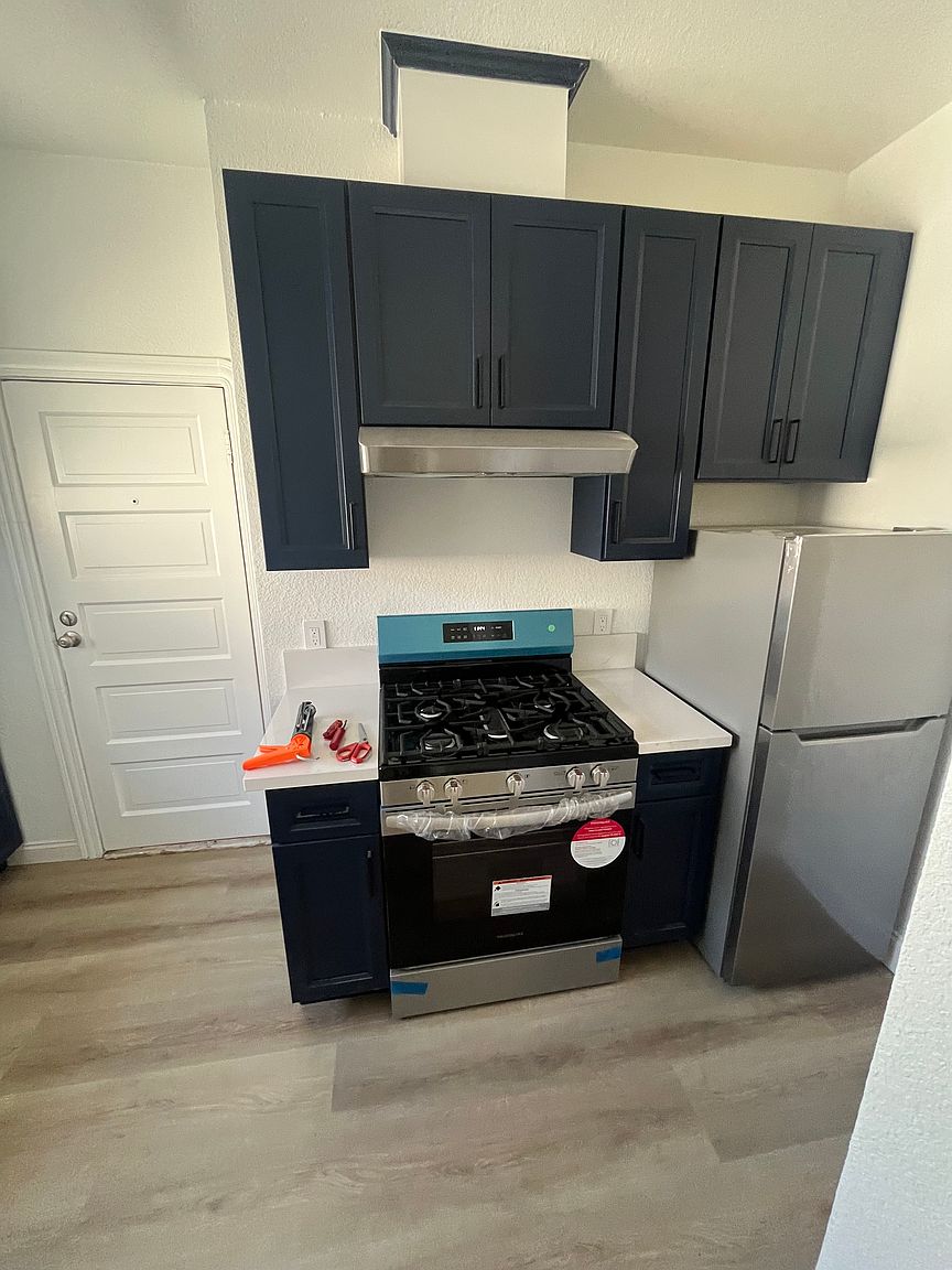 1230 Pine St photo 3