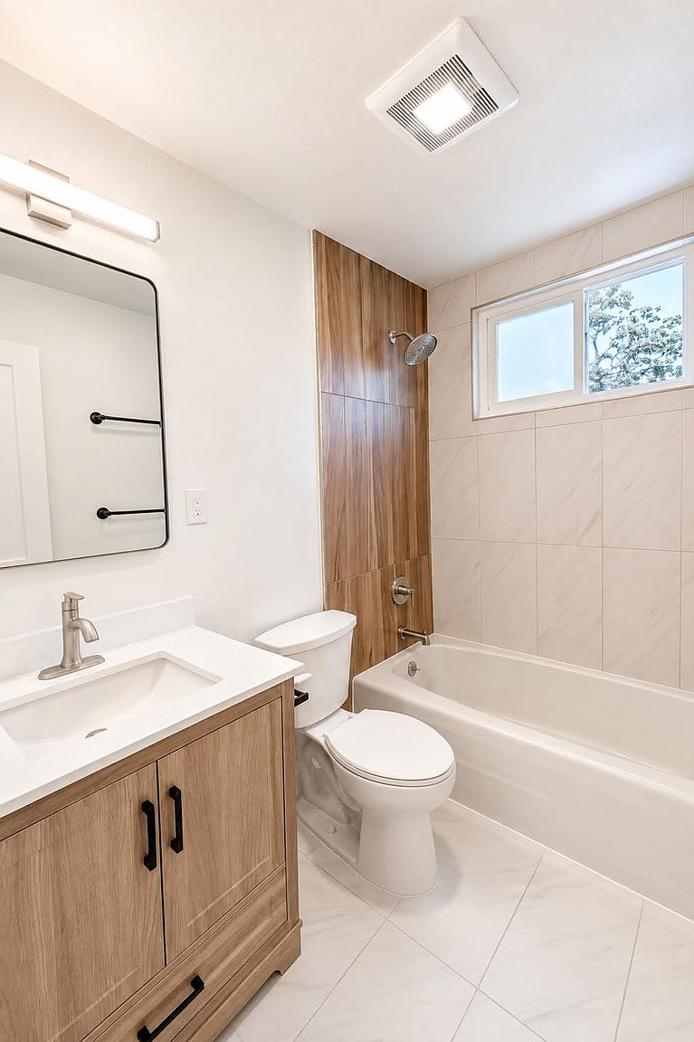 1738 7th St photo 2