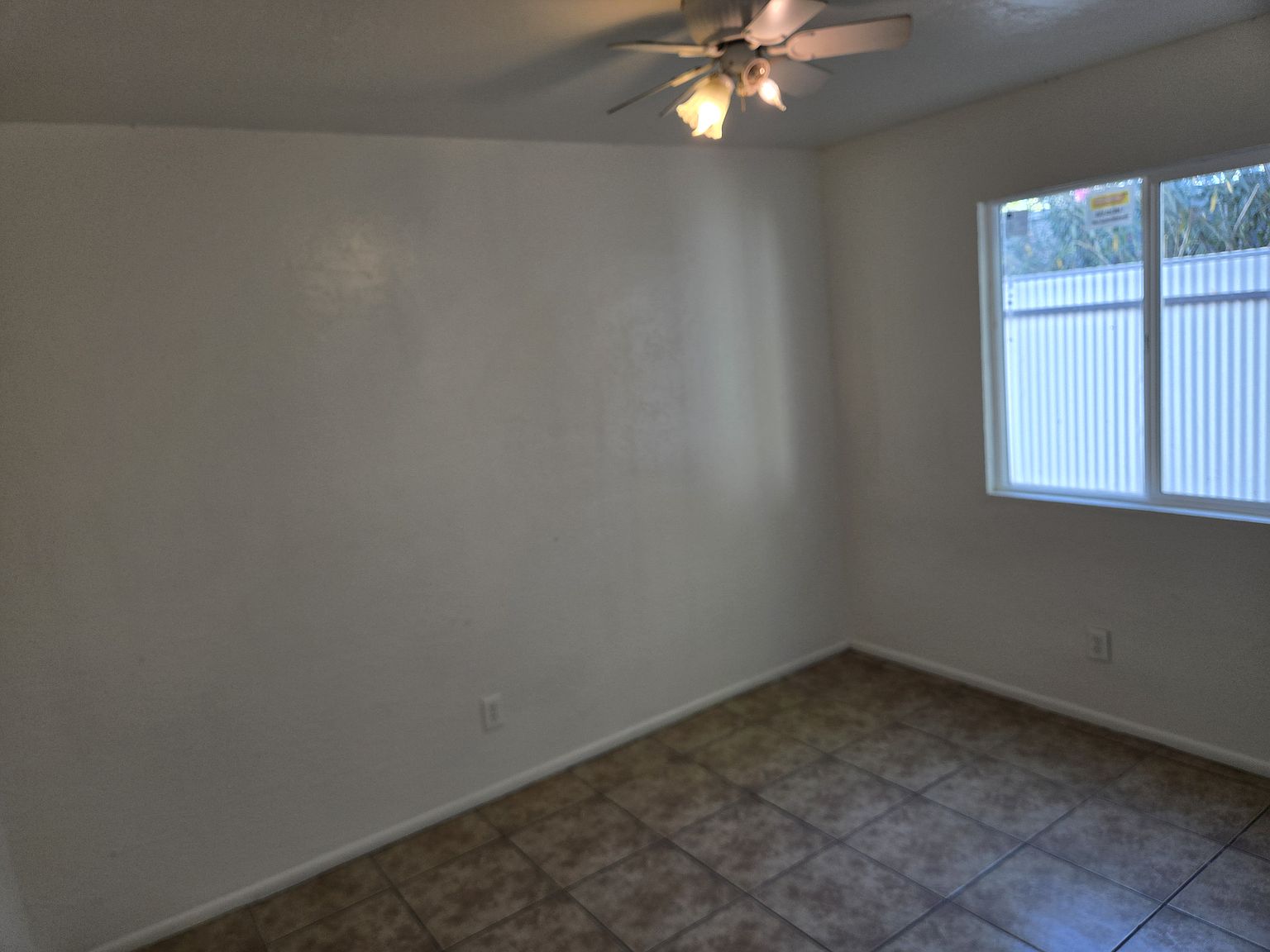 1026 E McKinley St photo 3