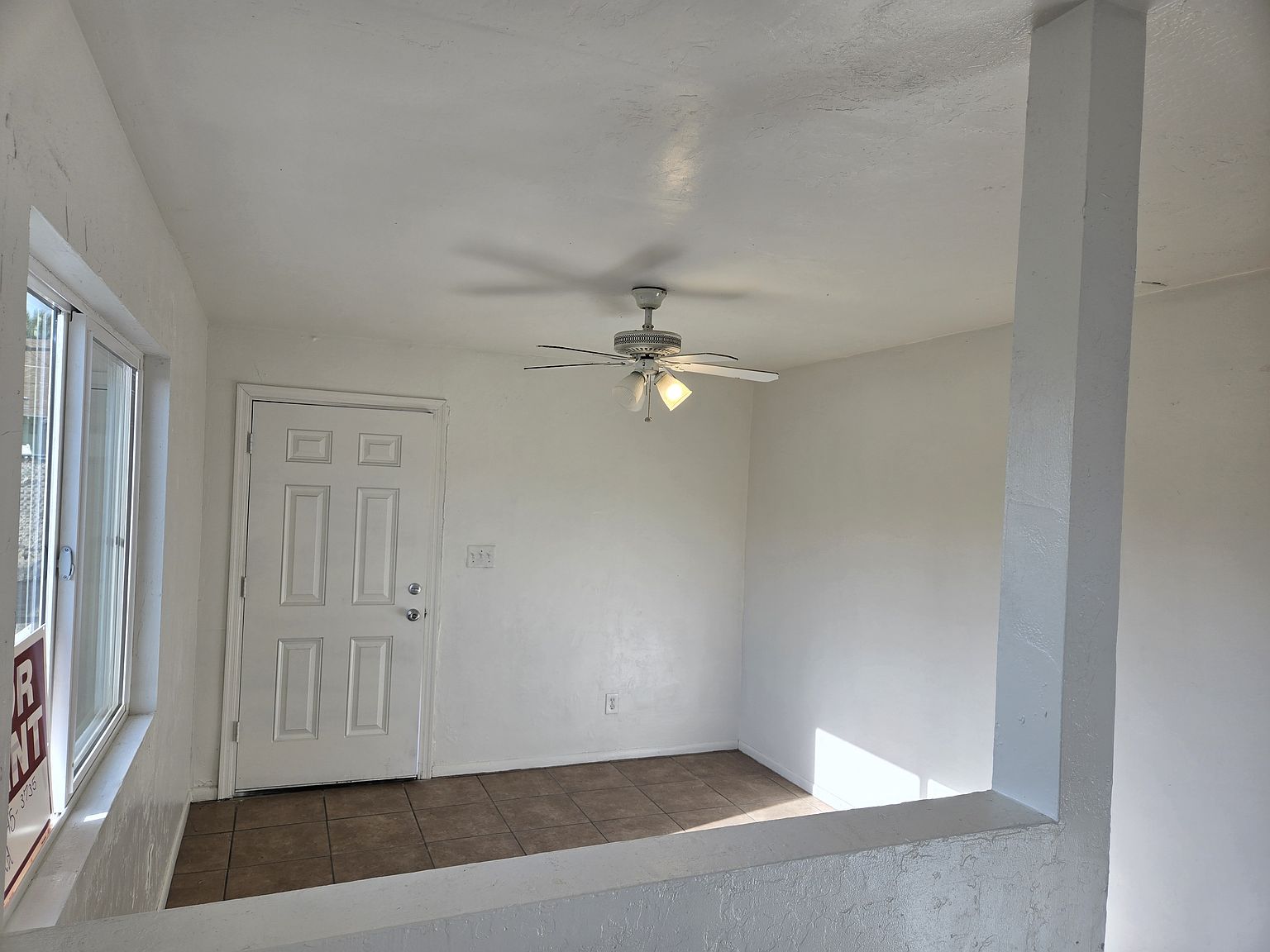1026 E McKinley St photo 2
