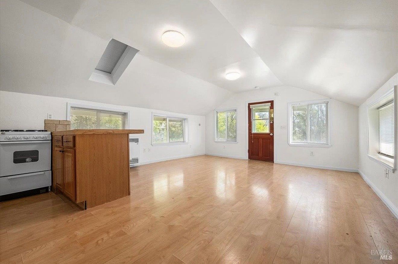 635 Goodwin Ave photo 5
