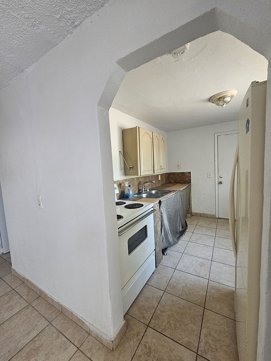 5911 W Lamar Rd Glendale, AZ 85301 photo 4