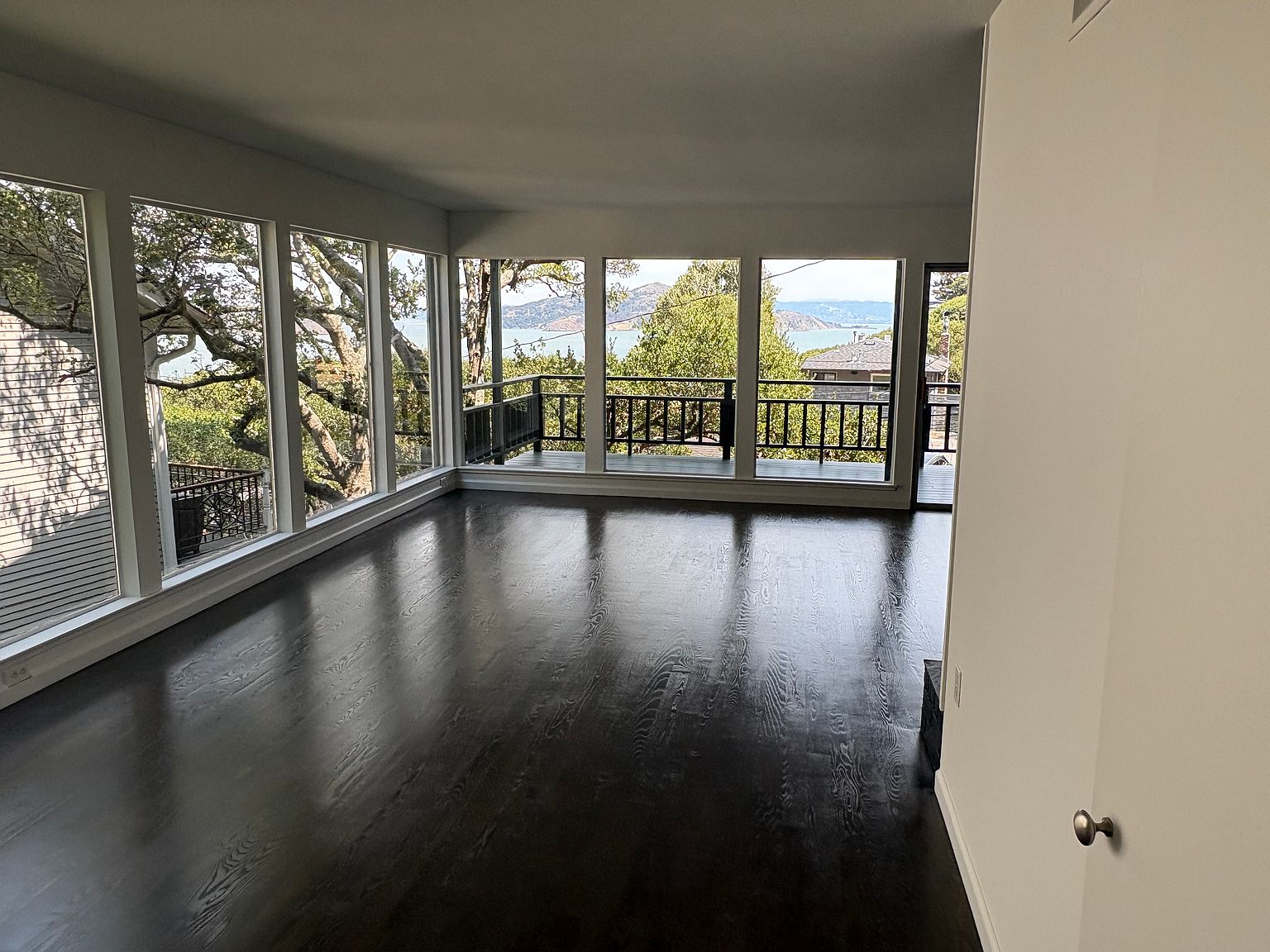 127 Edwards Ave photo 3
