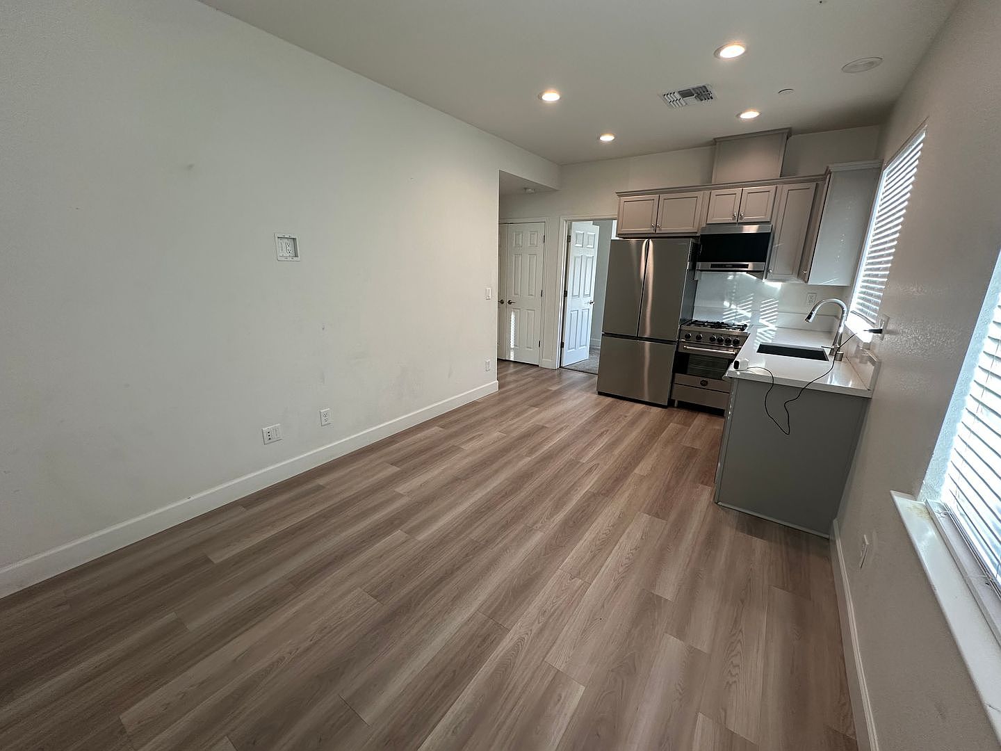 3012 Granger St photo 3