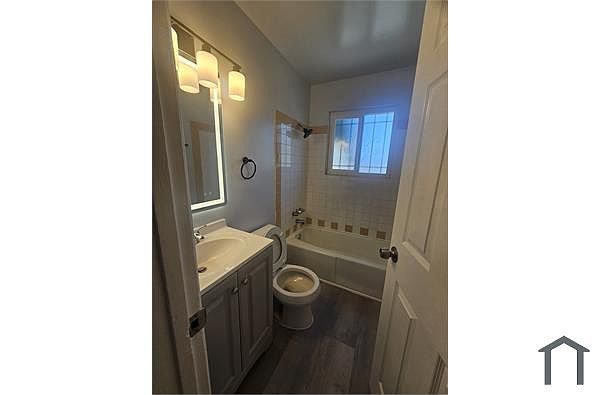 6937 Lockwood St photo 2