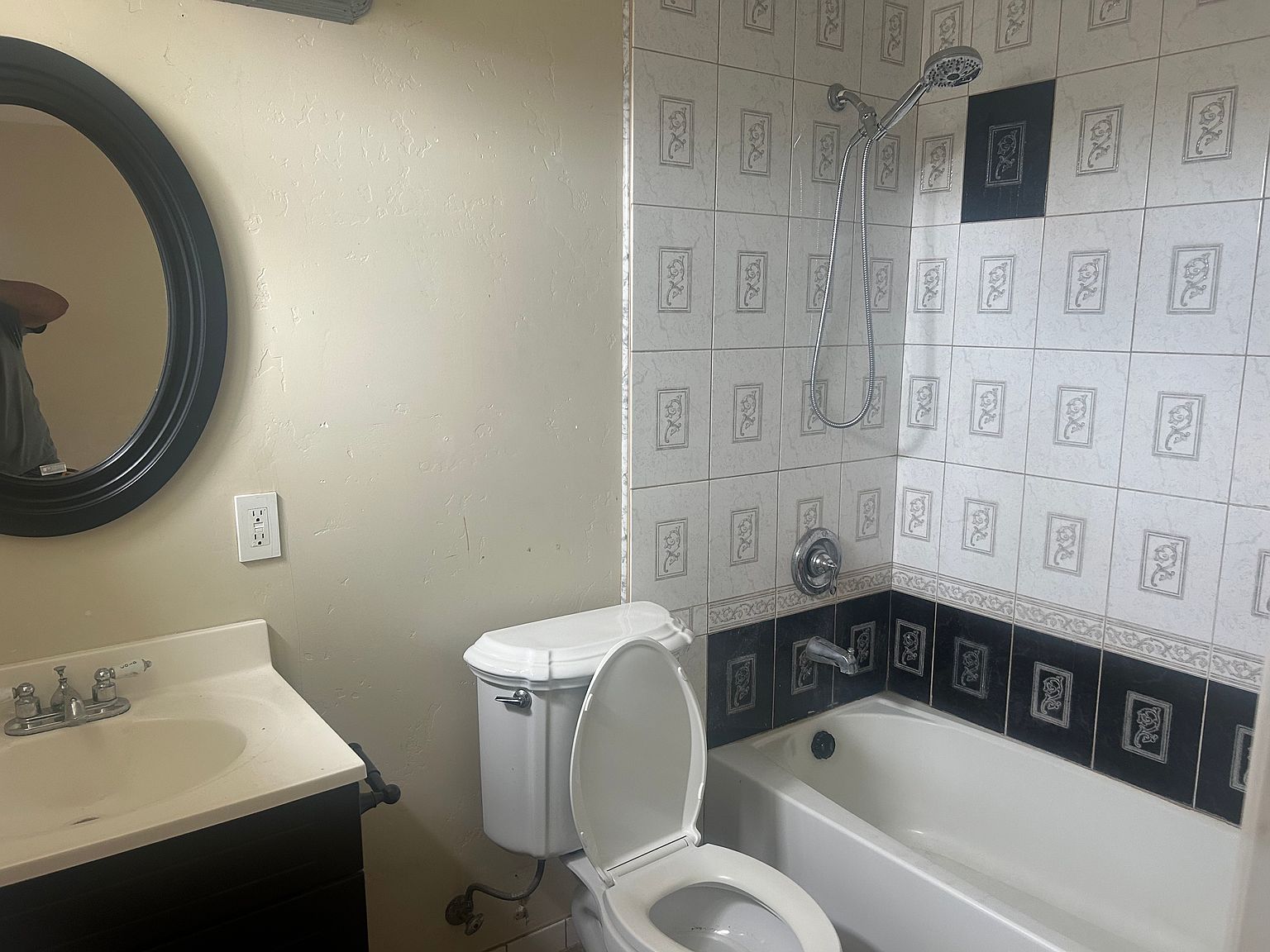 3617 Esplanade St photo 2