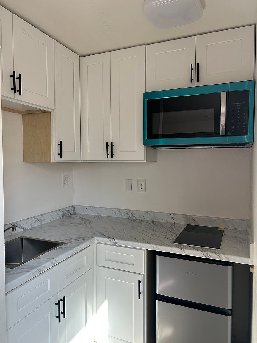3617 Esplanade St photo 5