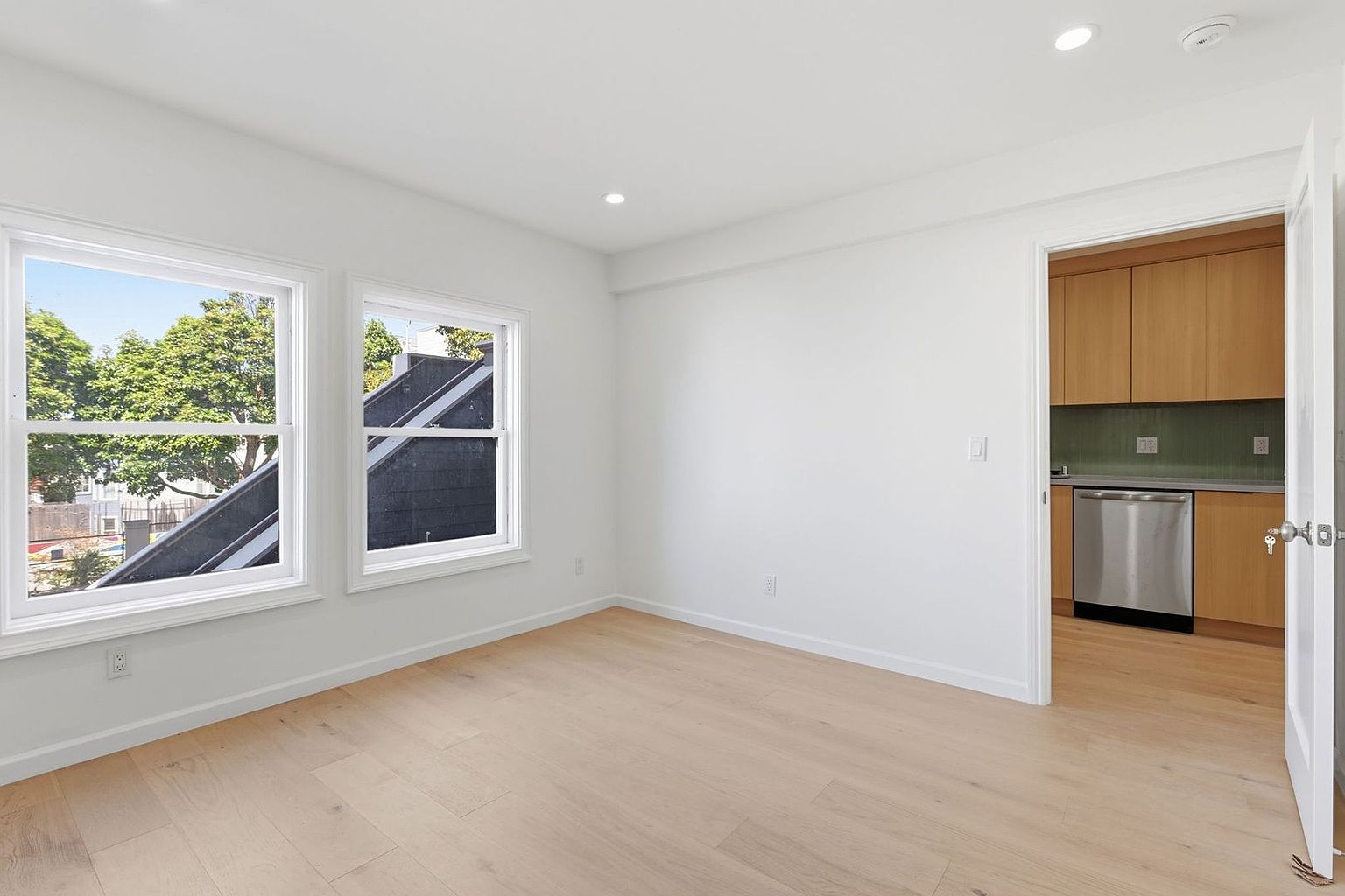 1223 Waller St photo 5