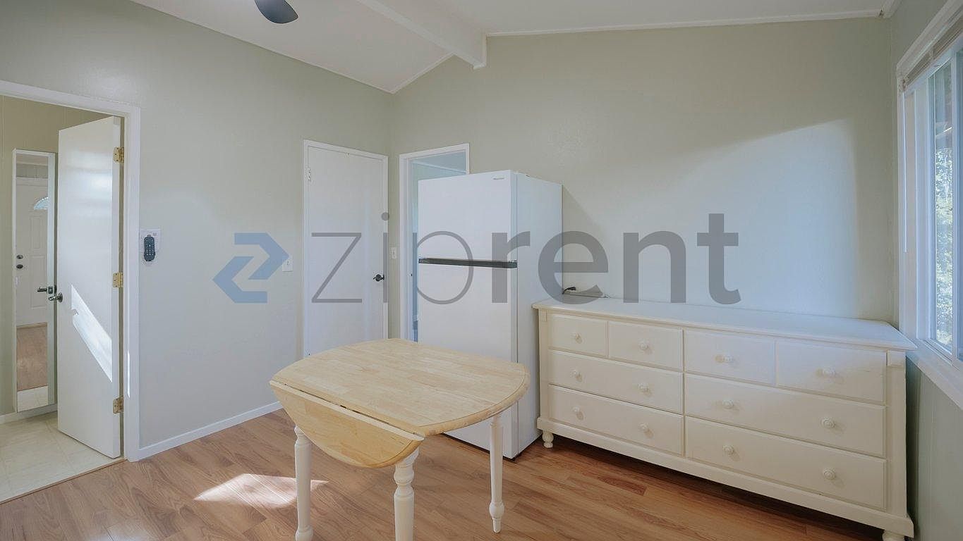 14222 Chester Ave photo 5