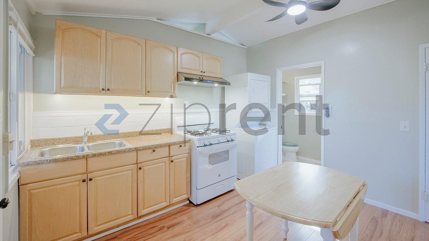 14222 Chester Ave photo 4
