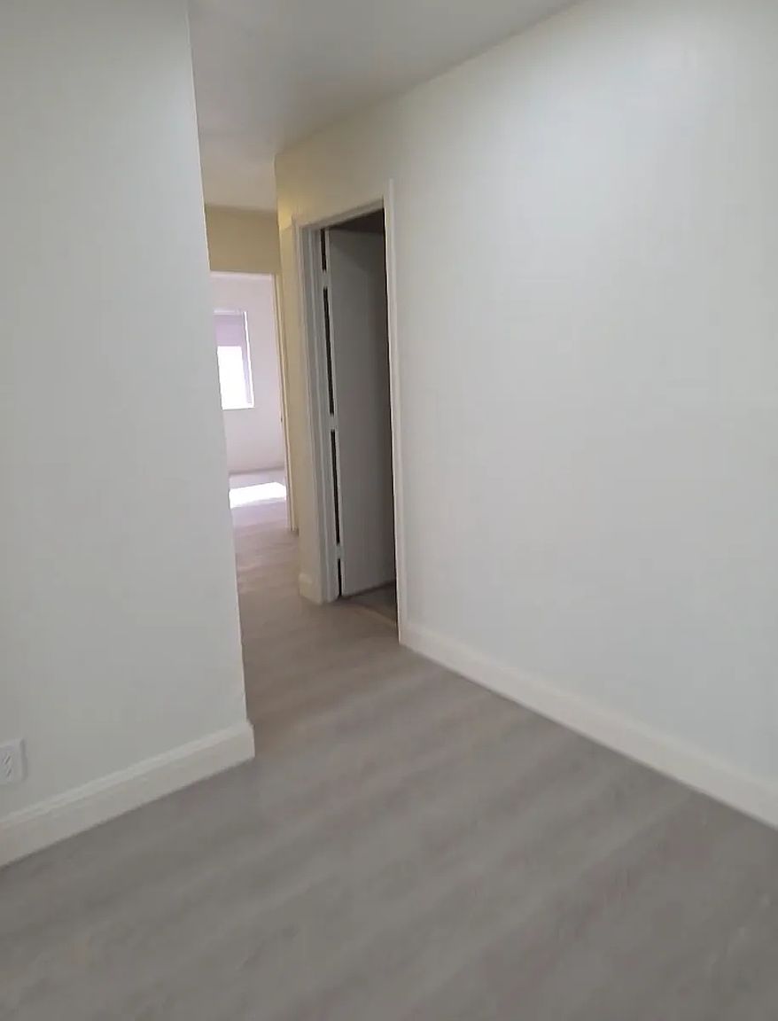 1751 Diane Ct photo 5