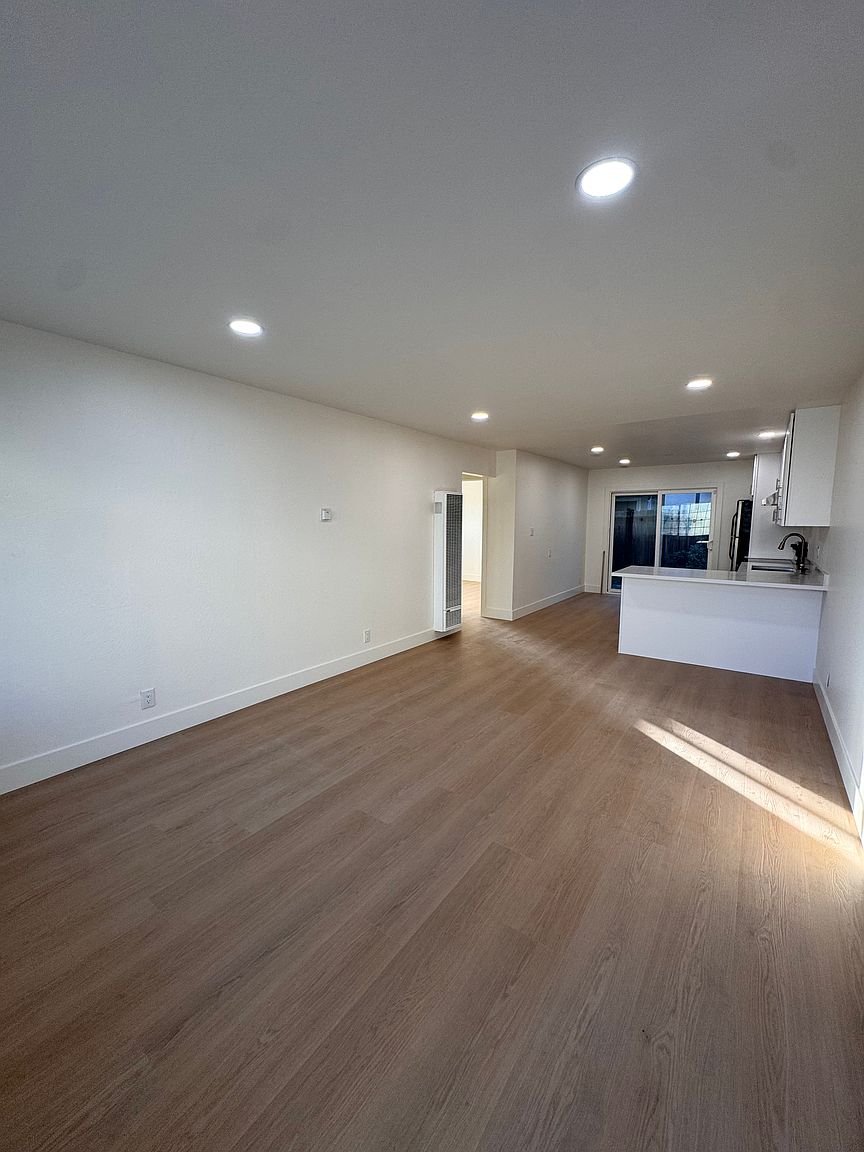 27104 Belvedere Ct Hayward, CA 94544 photo 4