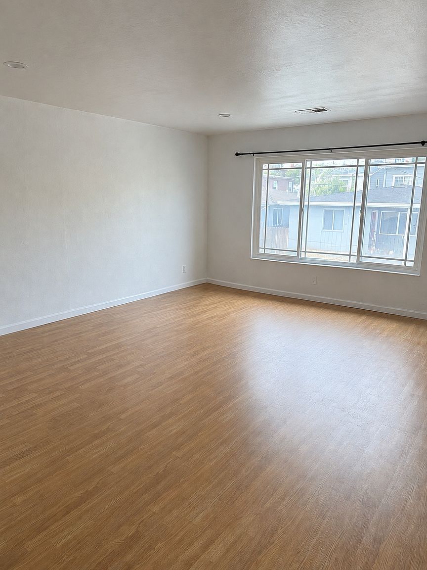 823 2nd Ln photo 3