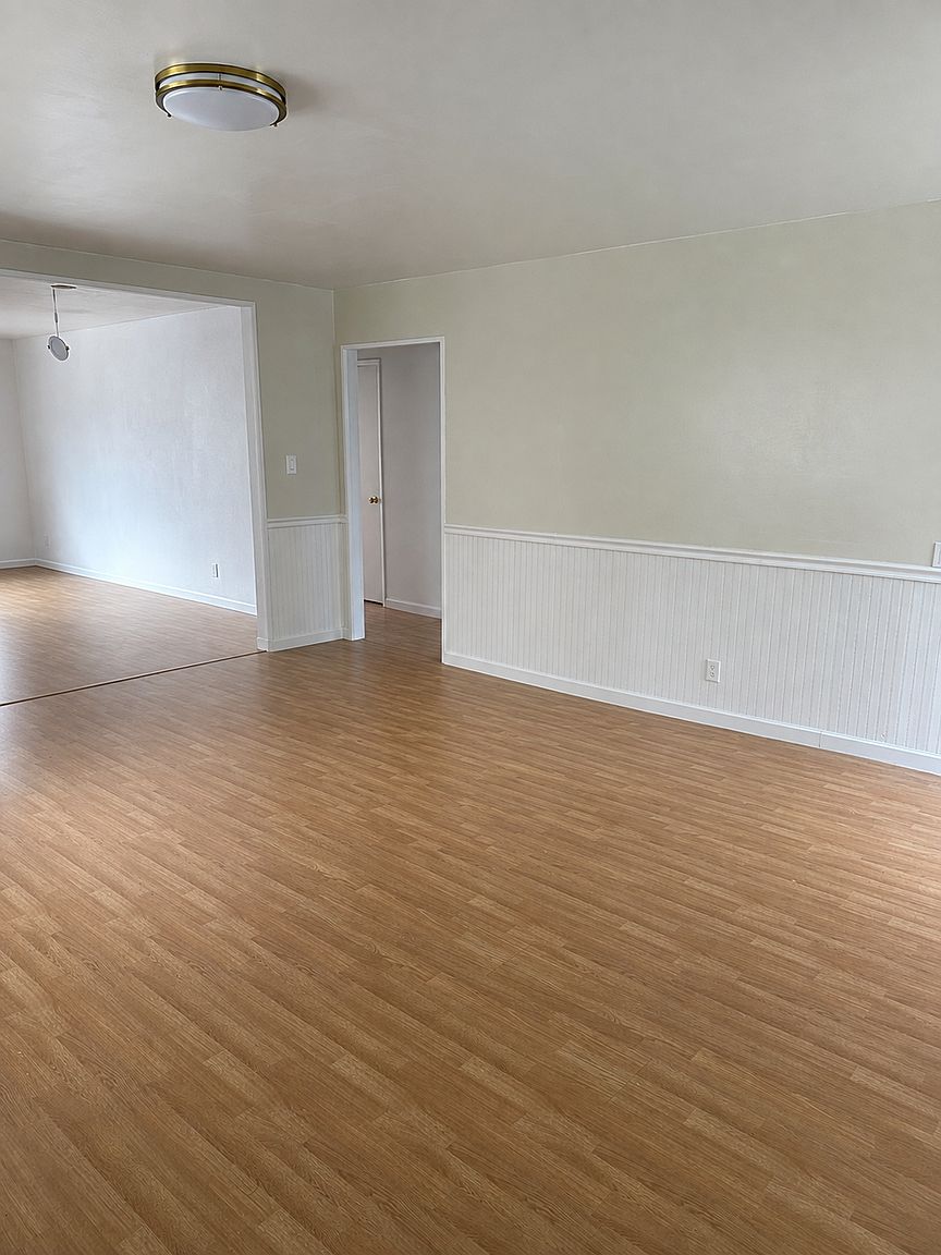 823 2nd Ln photo 5