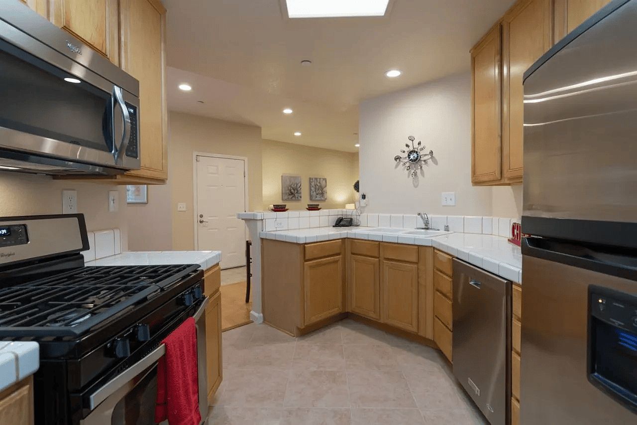 604 Arcadia Ter photo 3