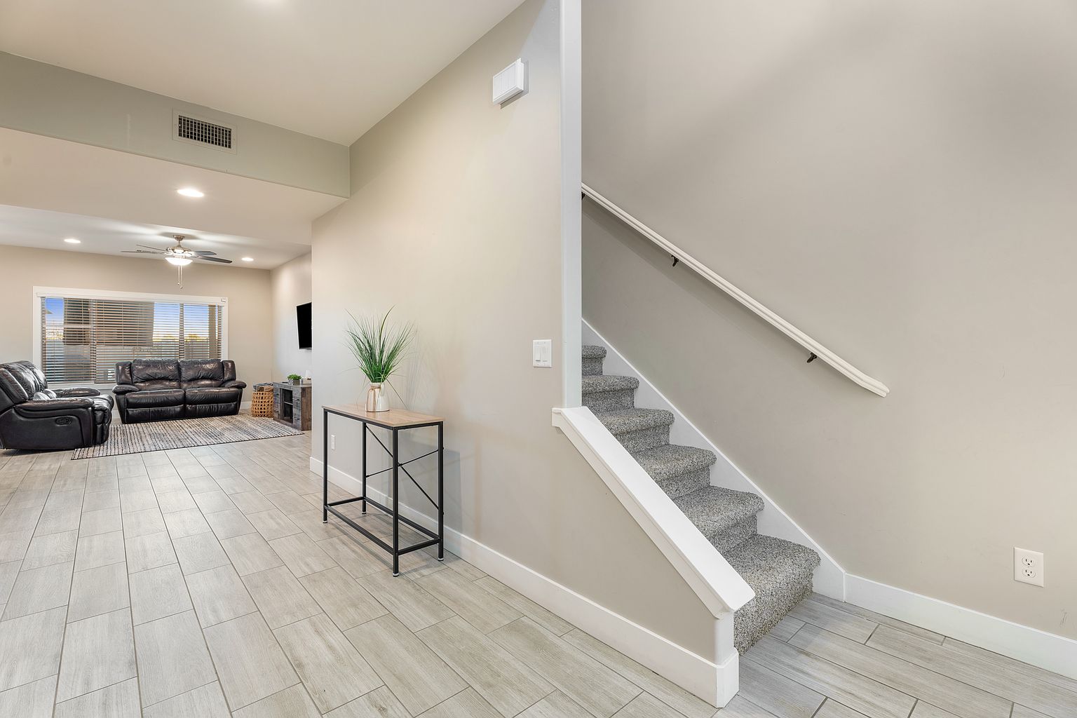 207 S 98th Way photo 2