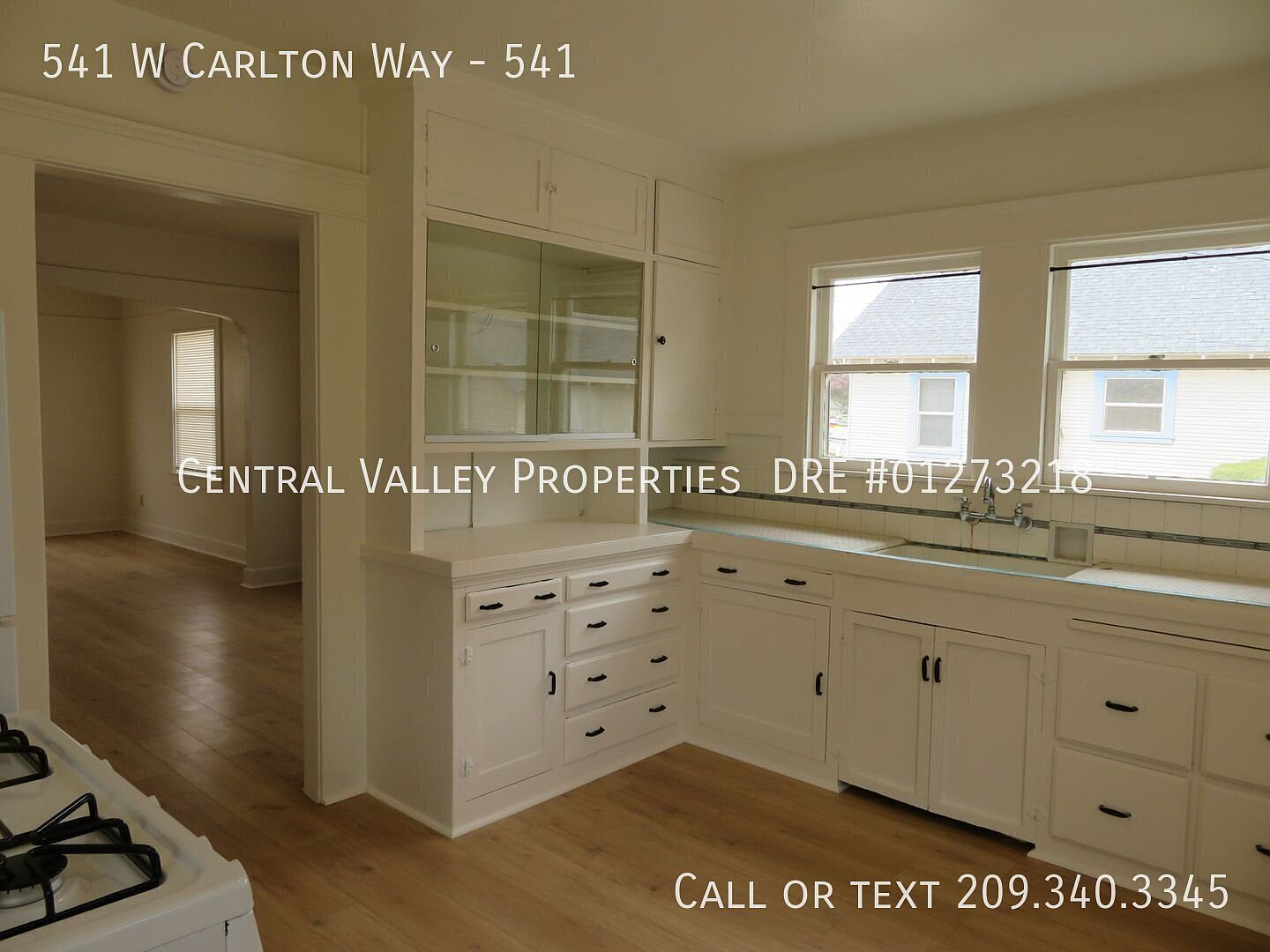 541 W Carlton Way photo 2