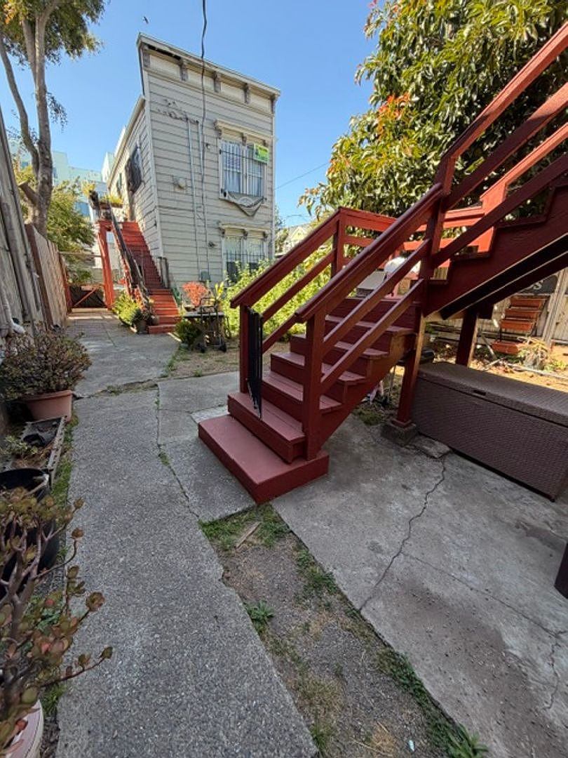 1665 8th St photo 3