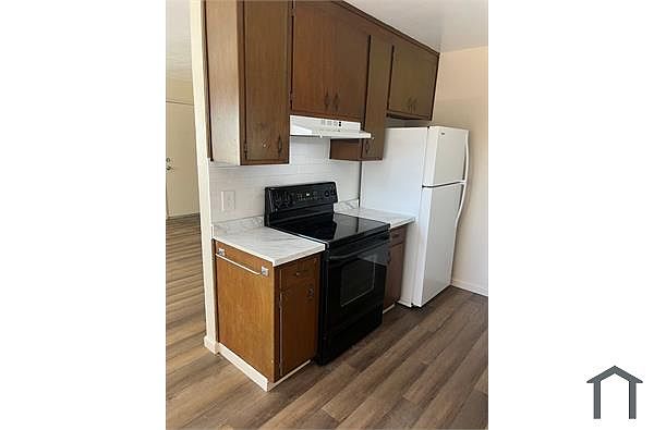 518 Fleming Ave E photo 3