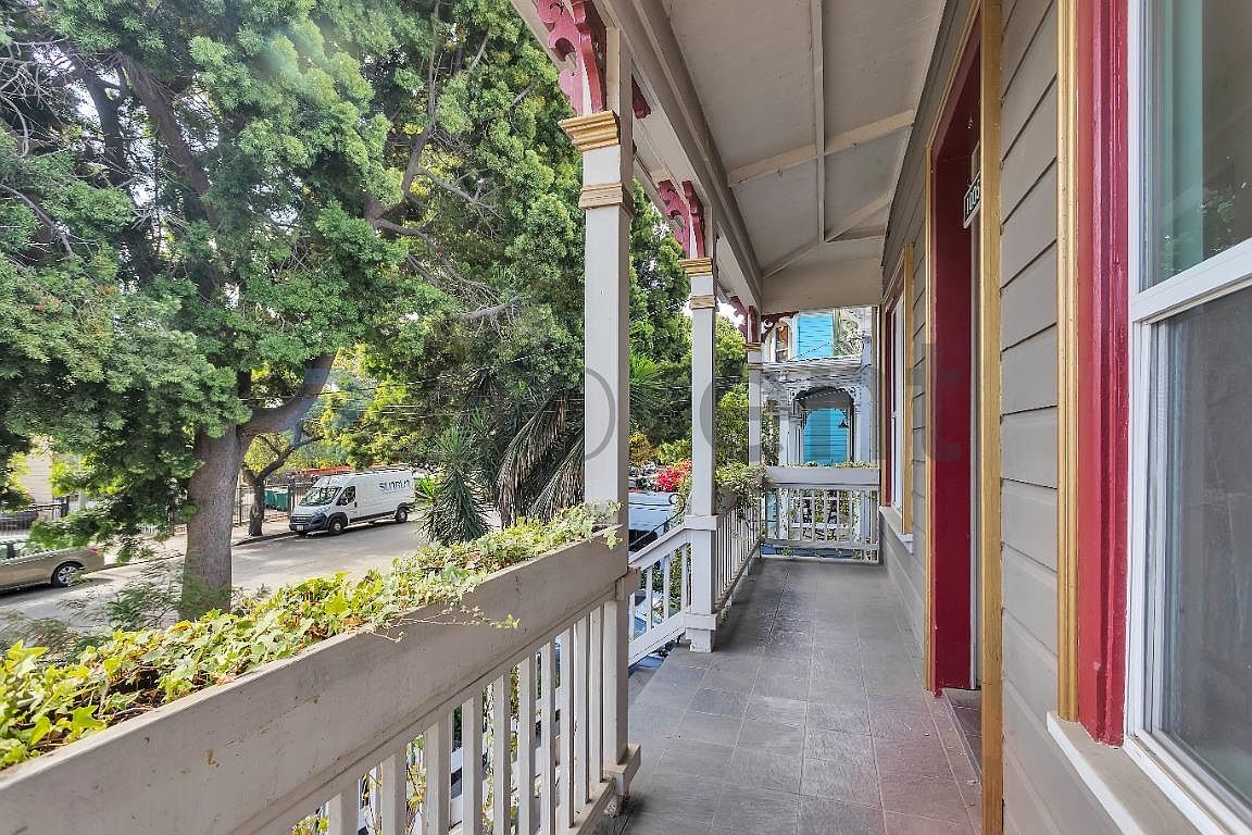 1005 Chester St photo 5