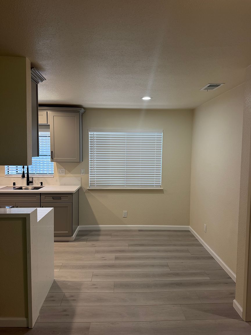 4140 34th St photo 2