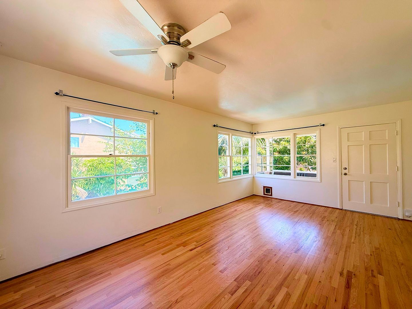 4821-23 Del Mar Ave