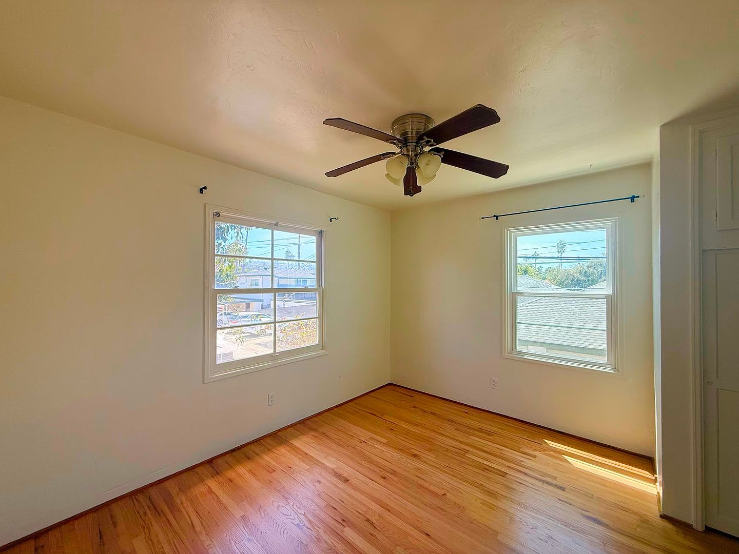 4821-23 Del Mar Ave photo 5