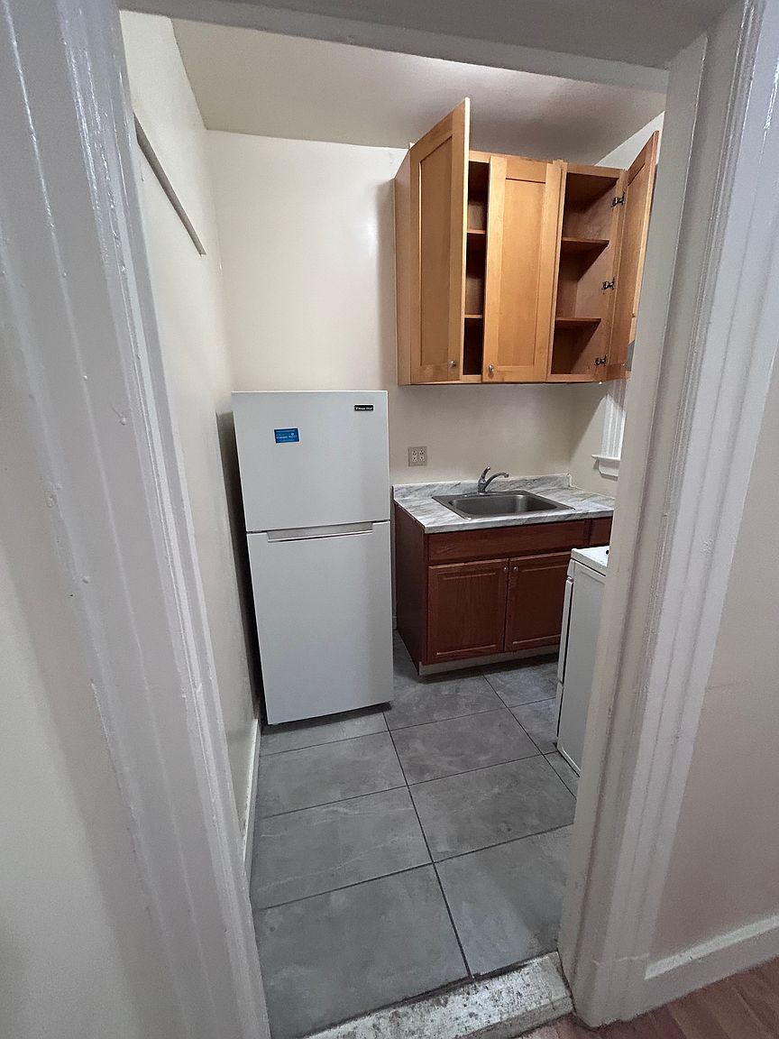 1005 Larkin St photo 5