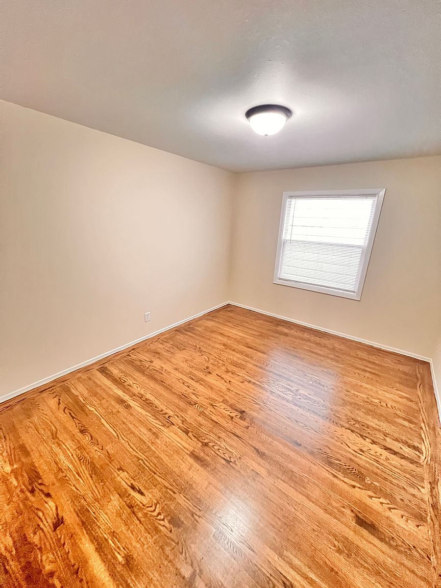 2921 Taraval St photo 2