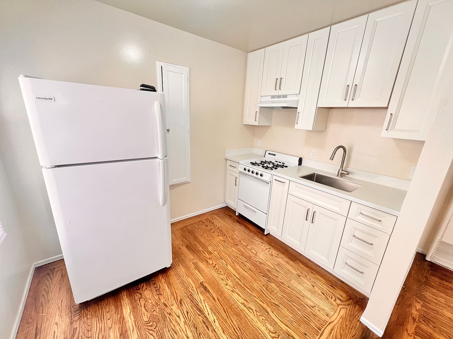 2921 Taraval St photo 3