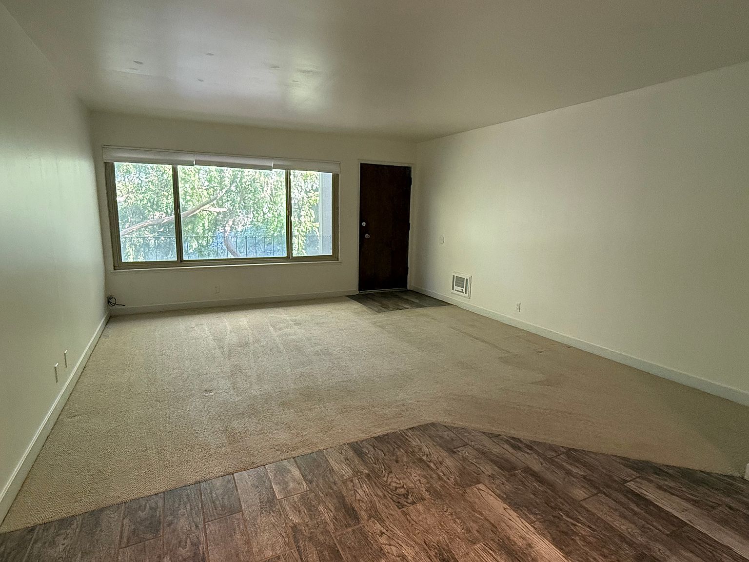 479 Lincoln Cir photo 4
