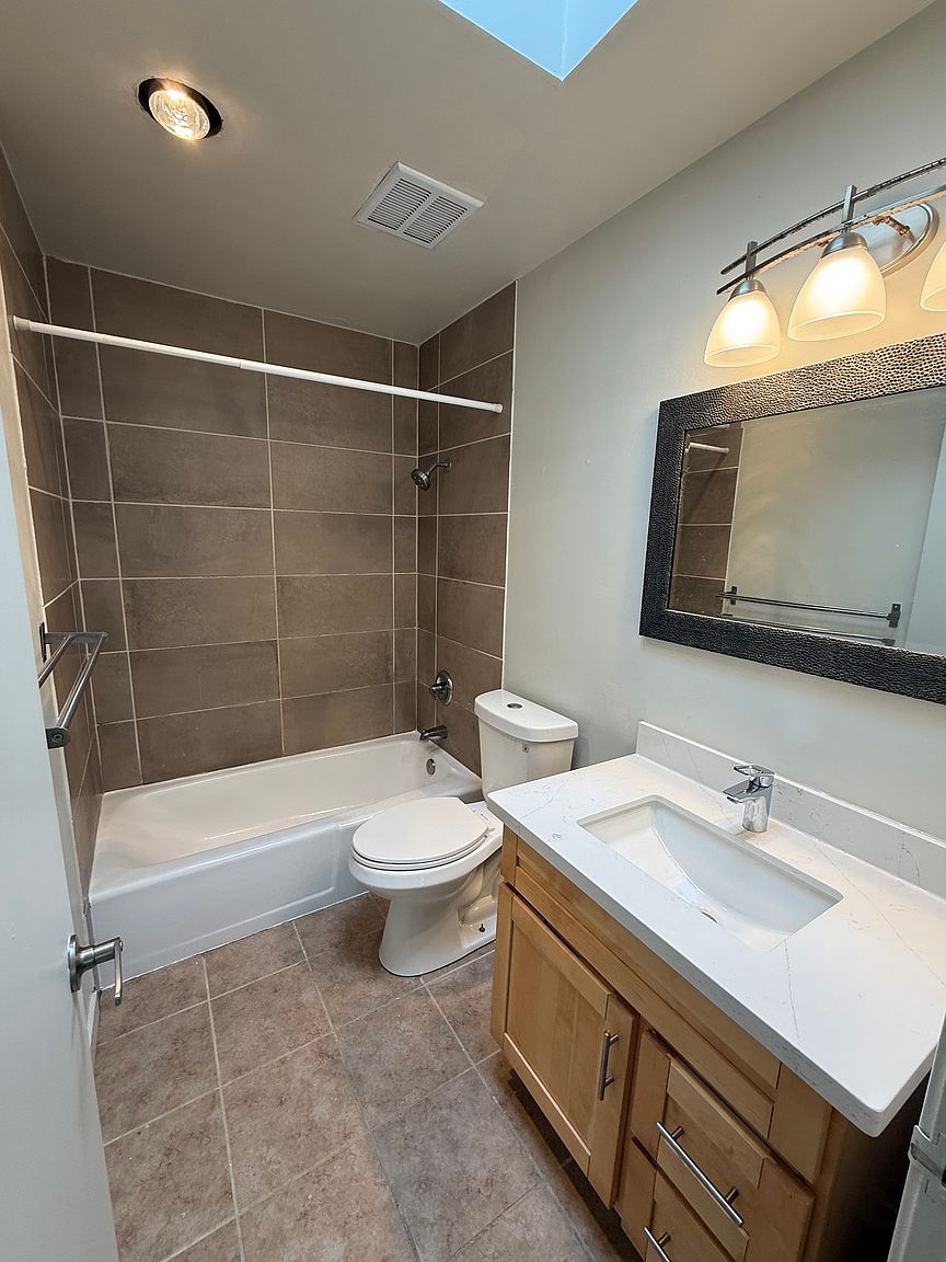 479 Lincoln Cir photo 5