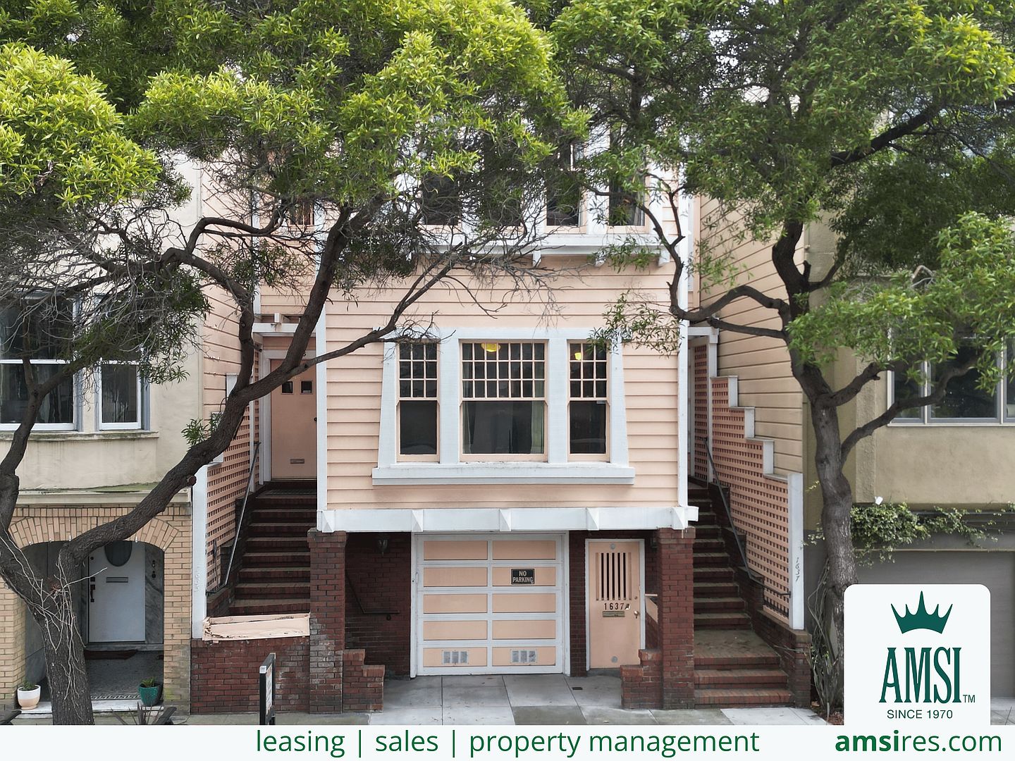 1637 Lake St photo 2