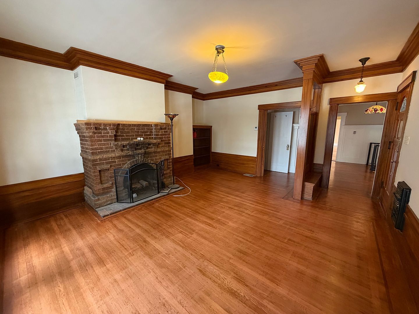1637 Lake St photo 5