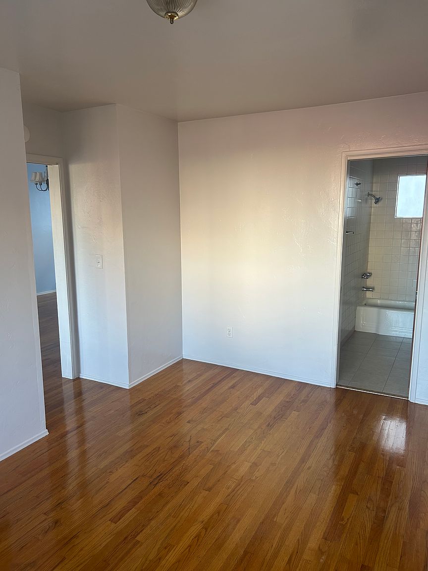 4418-4432 Illinois St photo 3