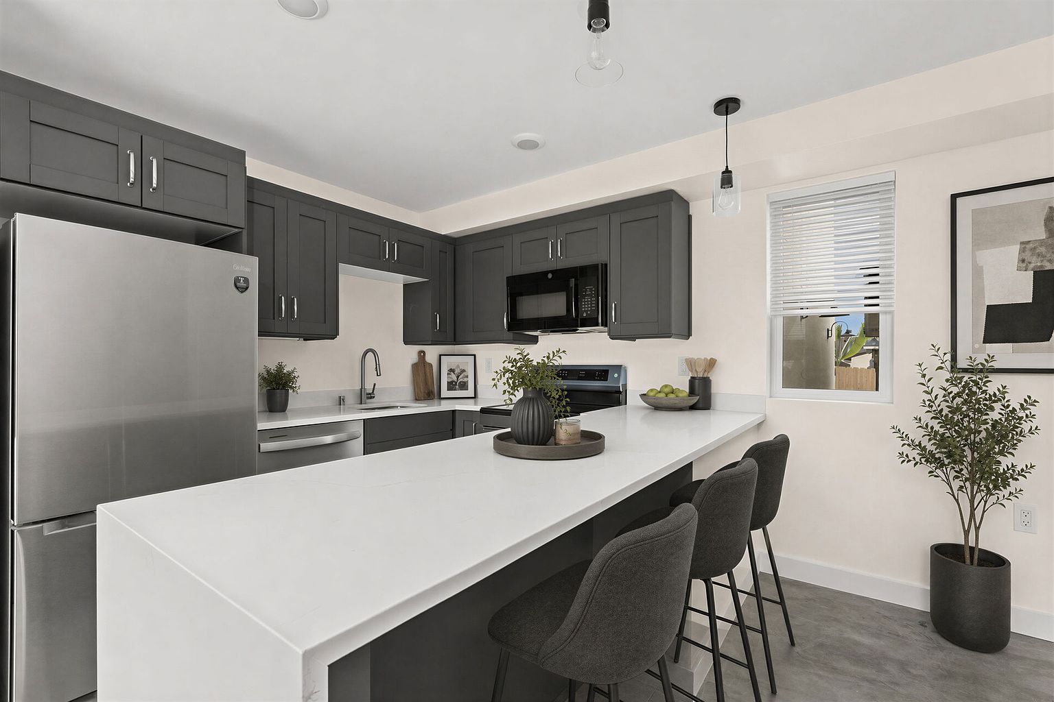 3316 Luna Ave photo 2