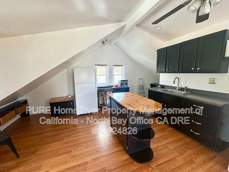 417 Keller St photo 3