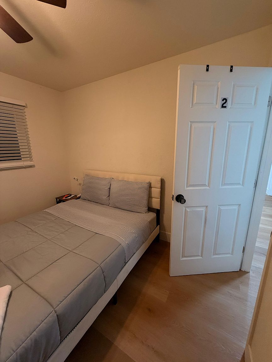 3328 Betty Ln photo 2